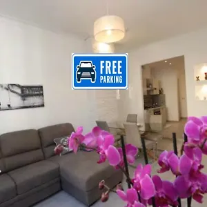 Appartement Exclusive Really Downtown - Free Private Parking Included!, Gênes